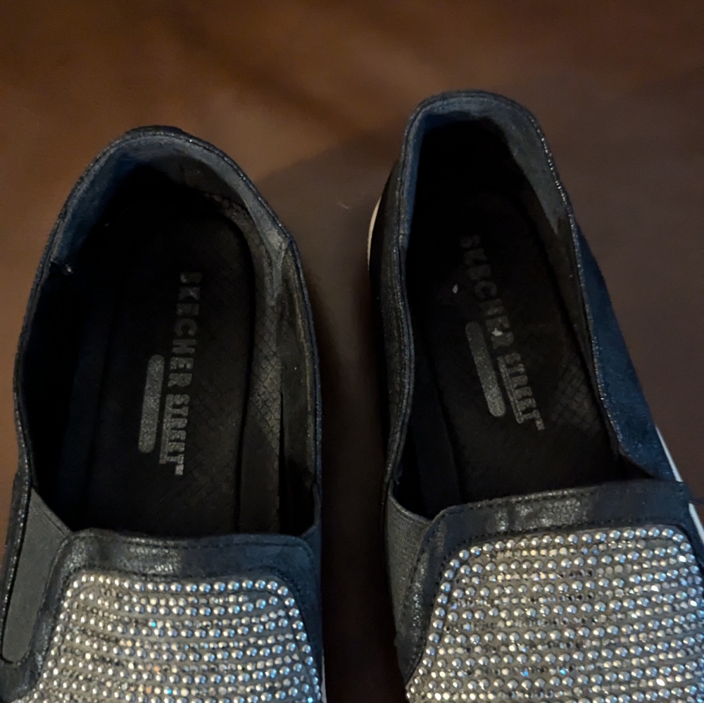 Skechers  shoes for women size 7.5 - Picture 2 of 7